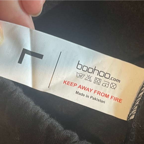 NWT Boohoo Streetwear Gorpcore Utility Zip Funnel Neck Cropped Jacket SZ L - Picture 3 of 9